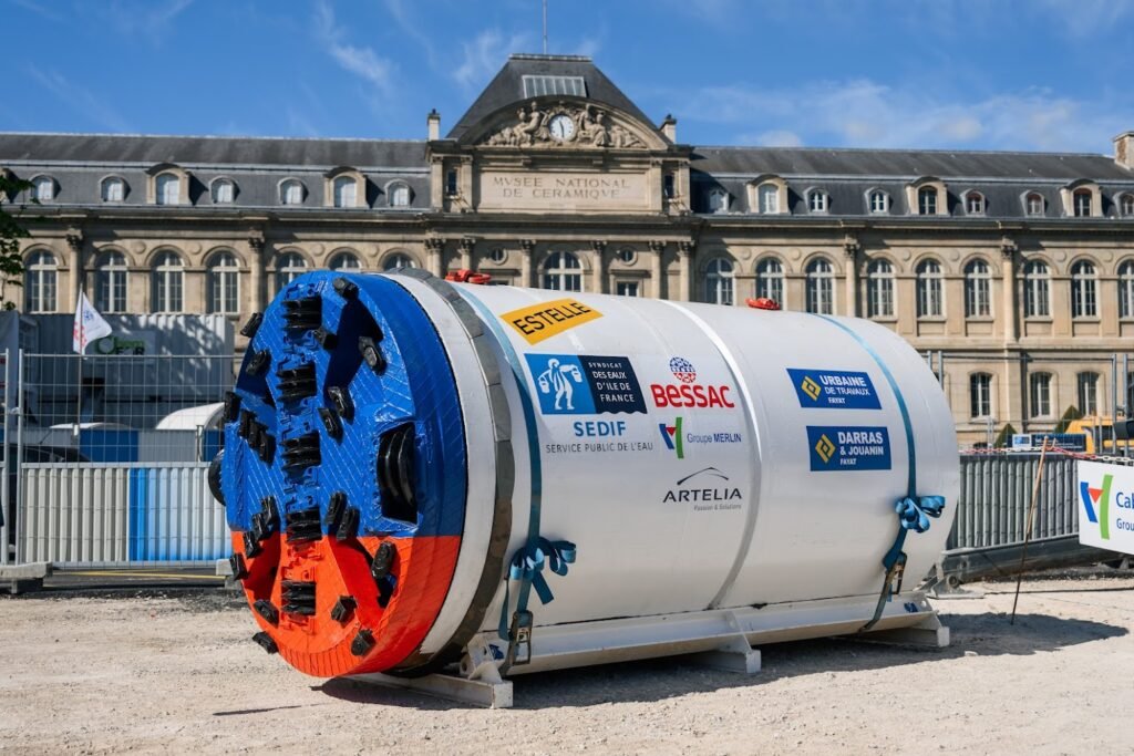 Estelle, le tunnelier du Sedif, s&rsquo;élance à Sèvres