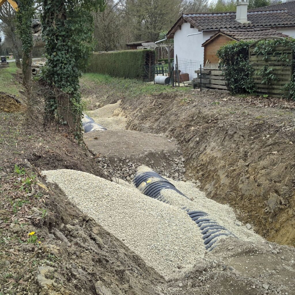 Tube annelé en PEHD recyclé valorisé sur la réalisation d'un réseau d'eaux pluviales sous une voie verte
