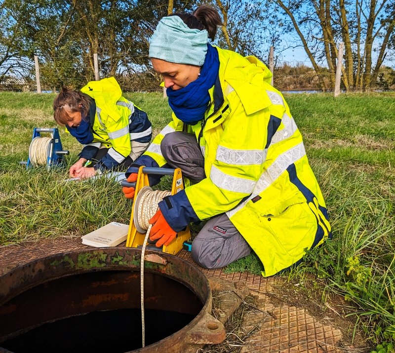 Le réseau piézométrique national, auquel est adossé MétéEAU Nappes, compte 1 600 points de mesure en temps réel du niveau des nappes, comme ici en Pays de la Loire. © BRGM