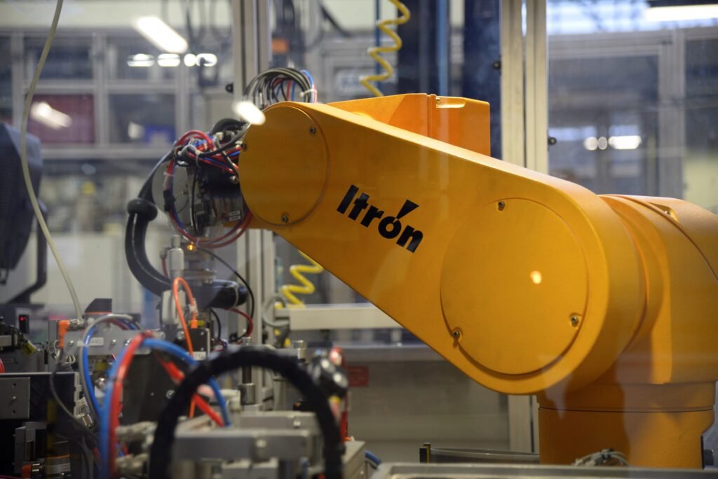 Itron automatise la production de ses compteurs d’eau à Mâcon